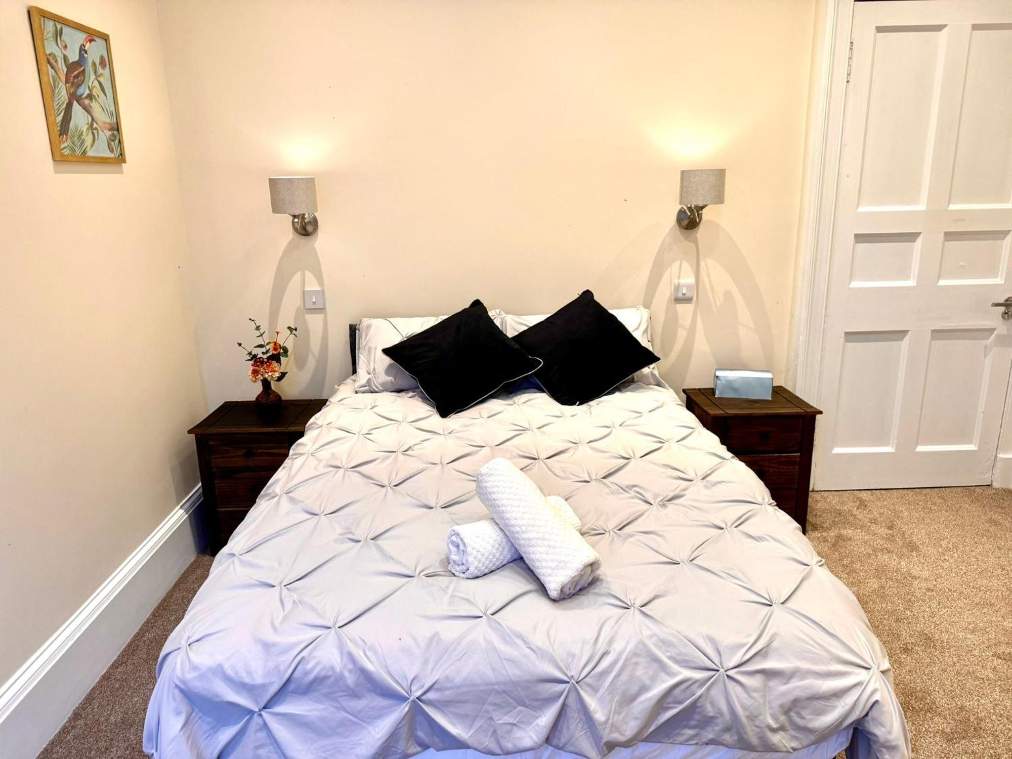 Apartment Georgian Luxury - Superfast Wifi - Parking Available *