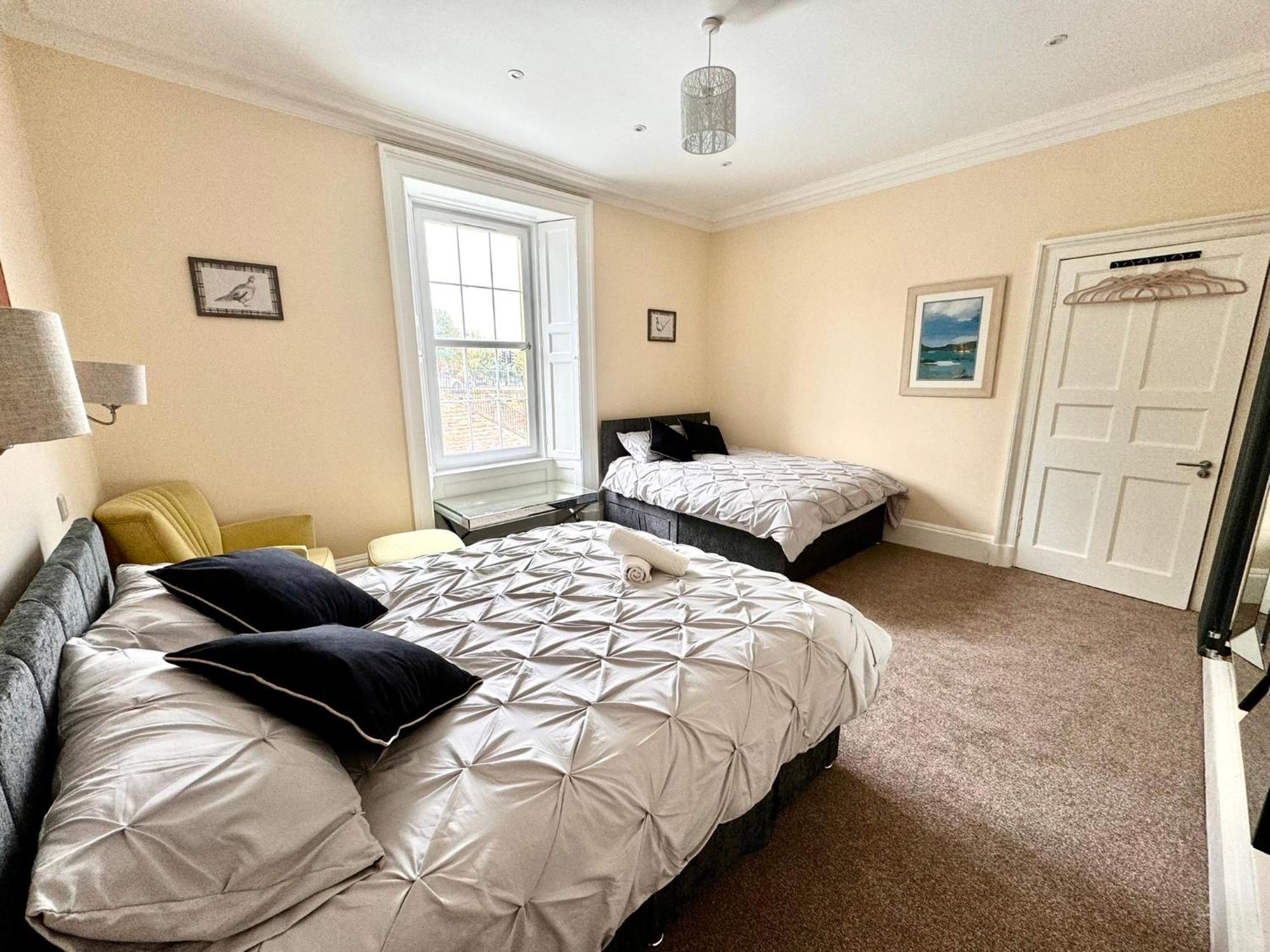 Georgian Luxury - Superfast Wifi - Parking Available Apartment