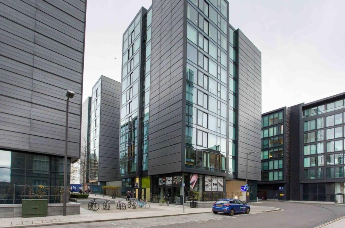 Elegant 2br In Prestigious Quartermile *