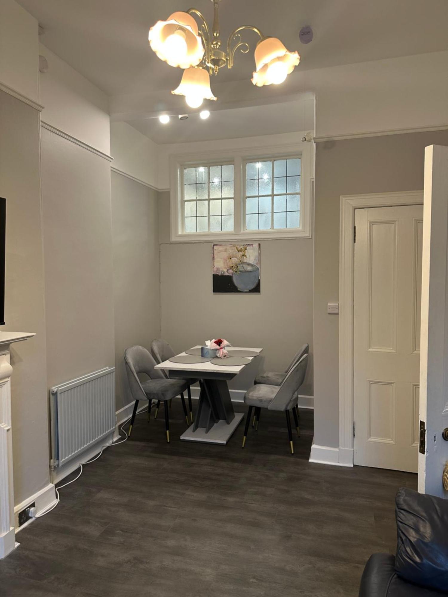 Apartment Stylish 3 Bed 2 Bath Ground Floor Main Door Flat In Marchmont *