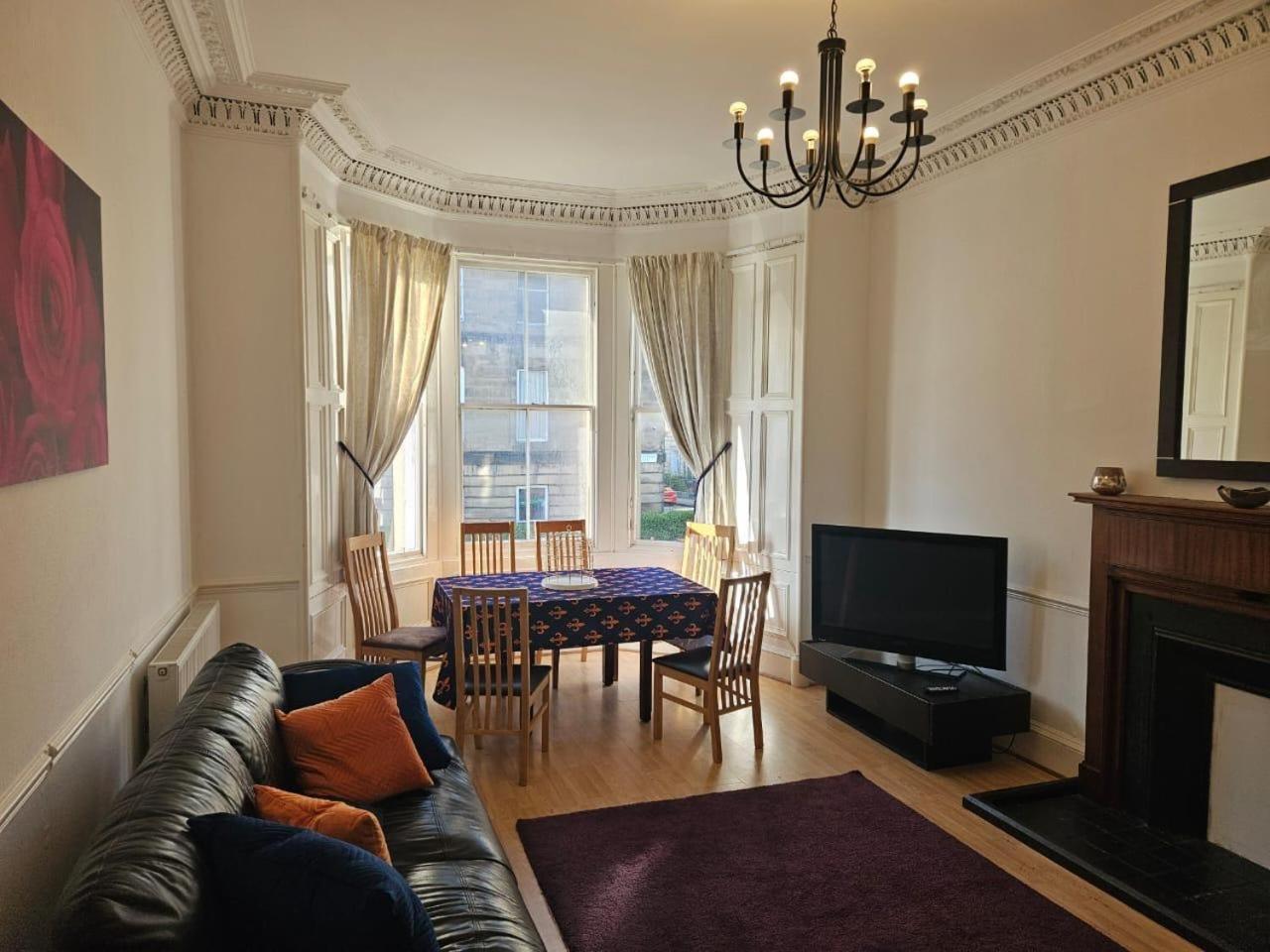 Old Town Fringe Apartment