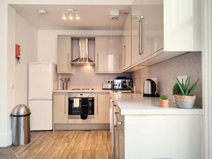 Magic Of Meadows 4 Bedroom Spacious Flat
