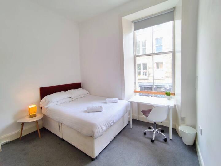 Magic Of Meadows 4 Bedroom Spacious Flat Apartment *