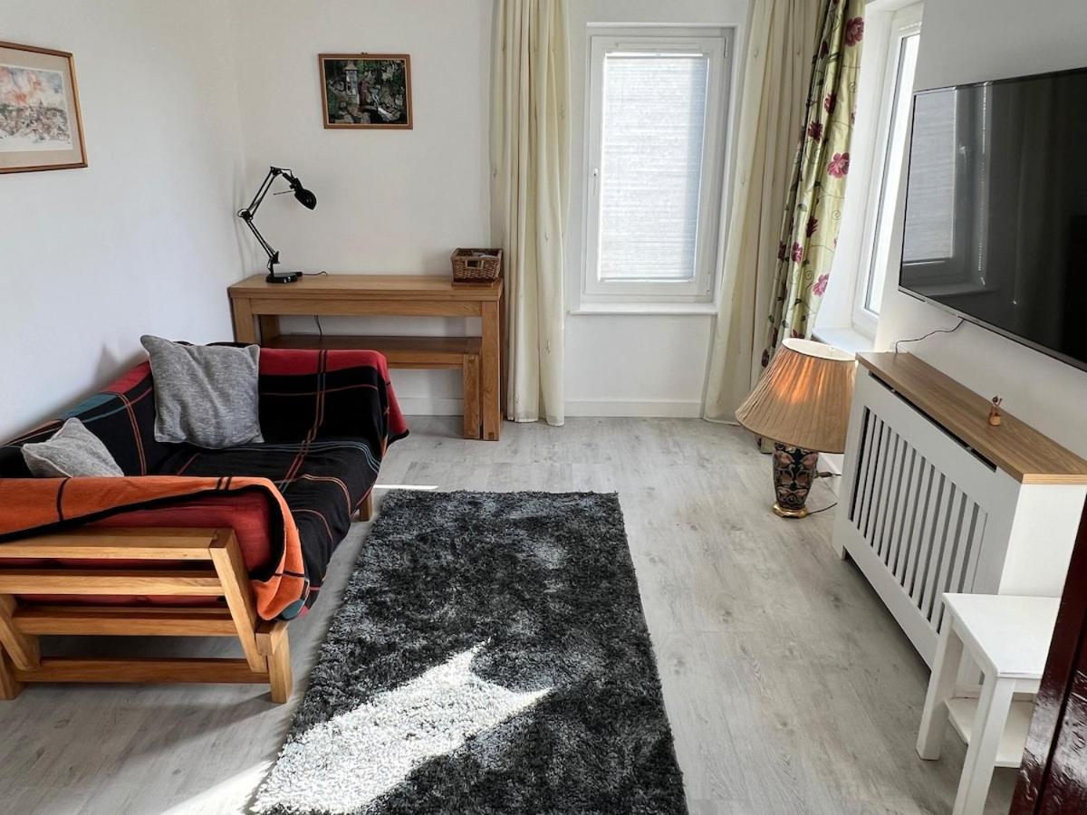 Apartment Self-contained Ground Level With Hill View *