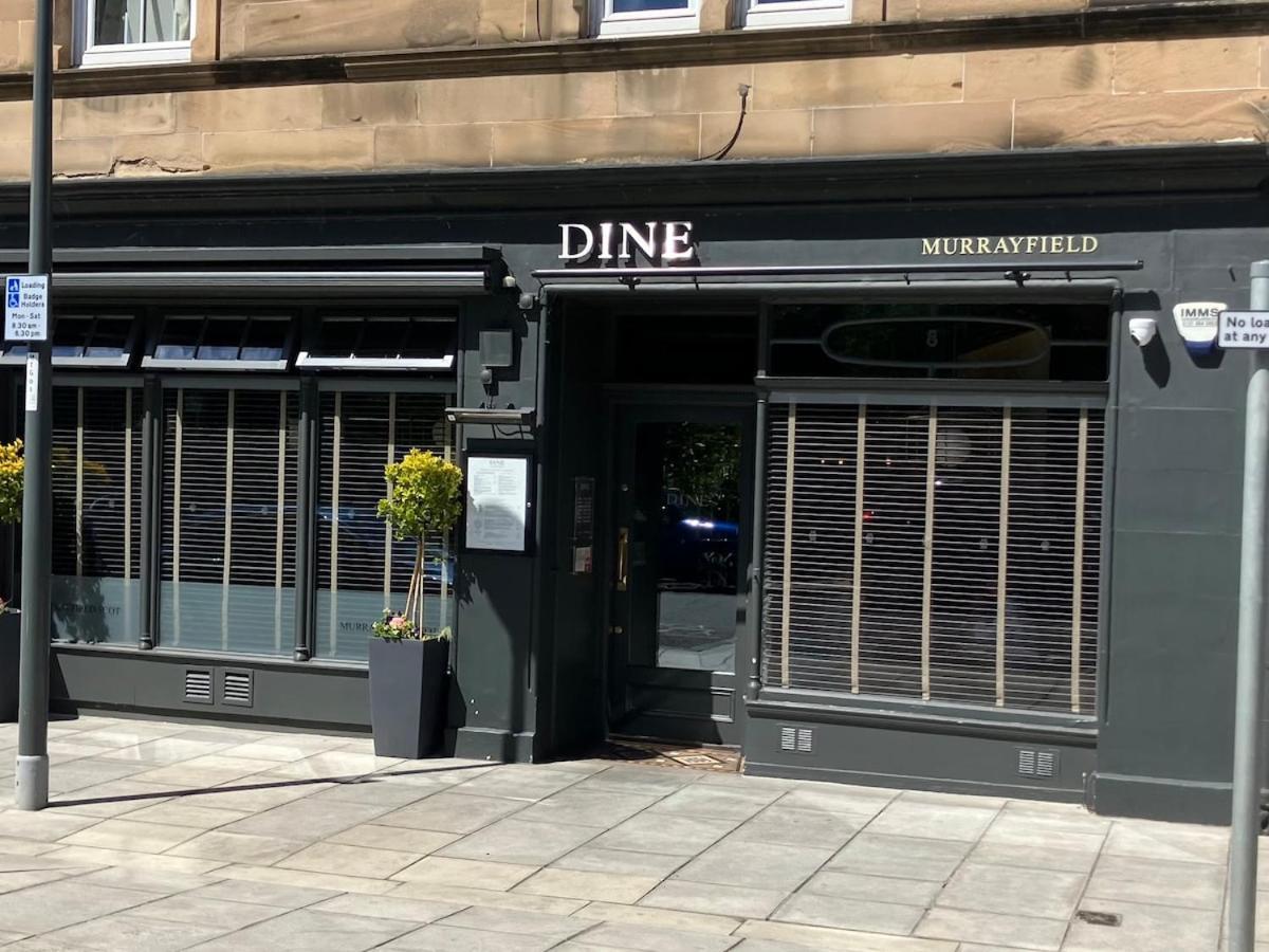 Victorian With Car Parking In Driveway, Murrayfield Apartment Edinburgh