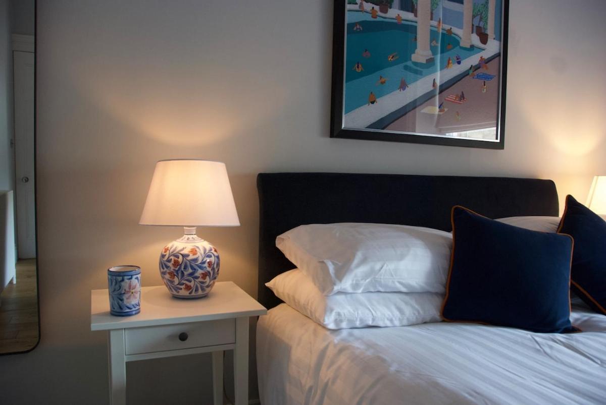 Apartment Victorian With Car Parking In Driveway, Murrayfield Edinburgh