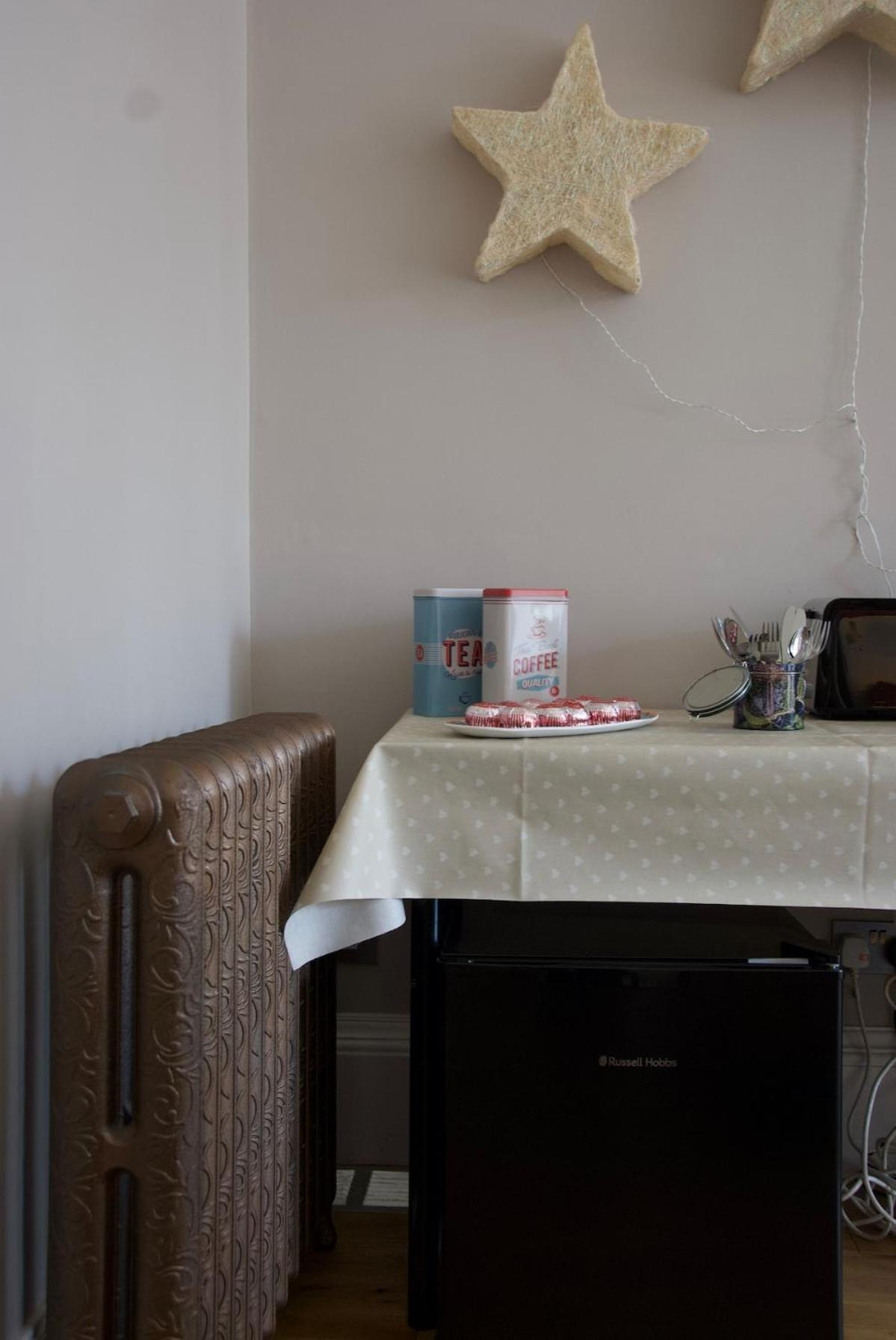 Apartment Victorian With Car Parking In Driveway, Murrayfield *