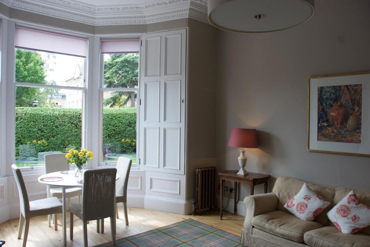 Victorian With Car Parking In Driveway, Murrayfield
