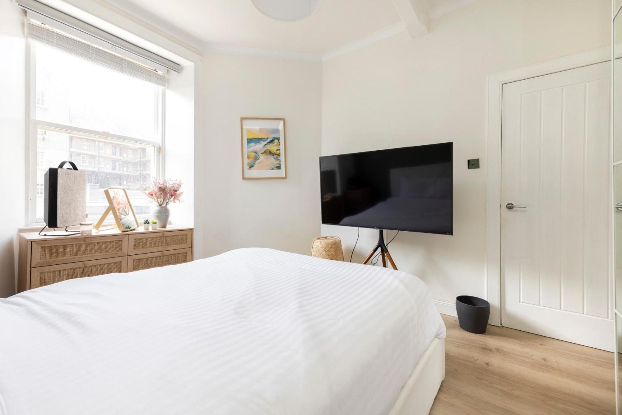 Elegant With Castle View Apartment