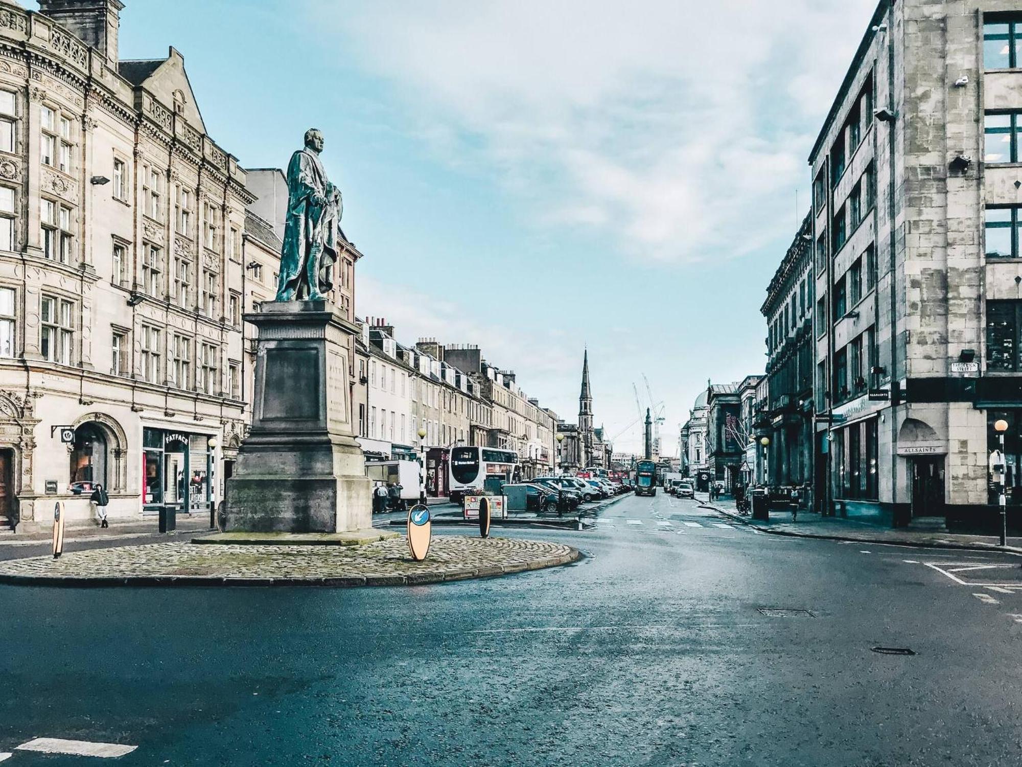Apartment Edinburgh Apartment In The Heart Of The City Edinburgh Castle On Your Door Step