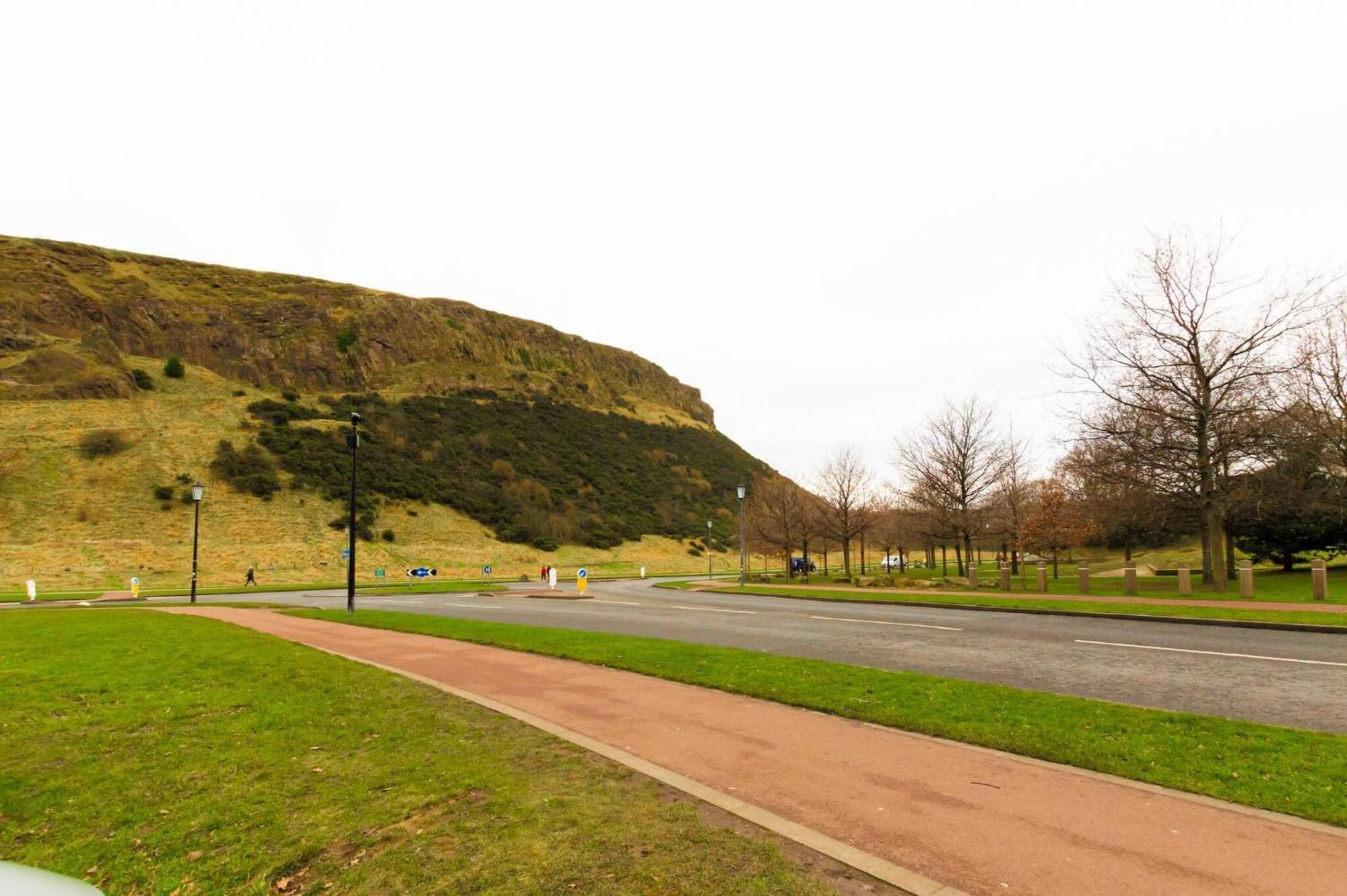 Edinburgh Apartment In The Heart Of The City Edinburgh Castle On Your Door Step Edinburgh