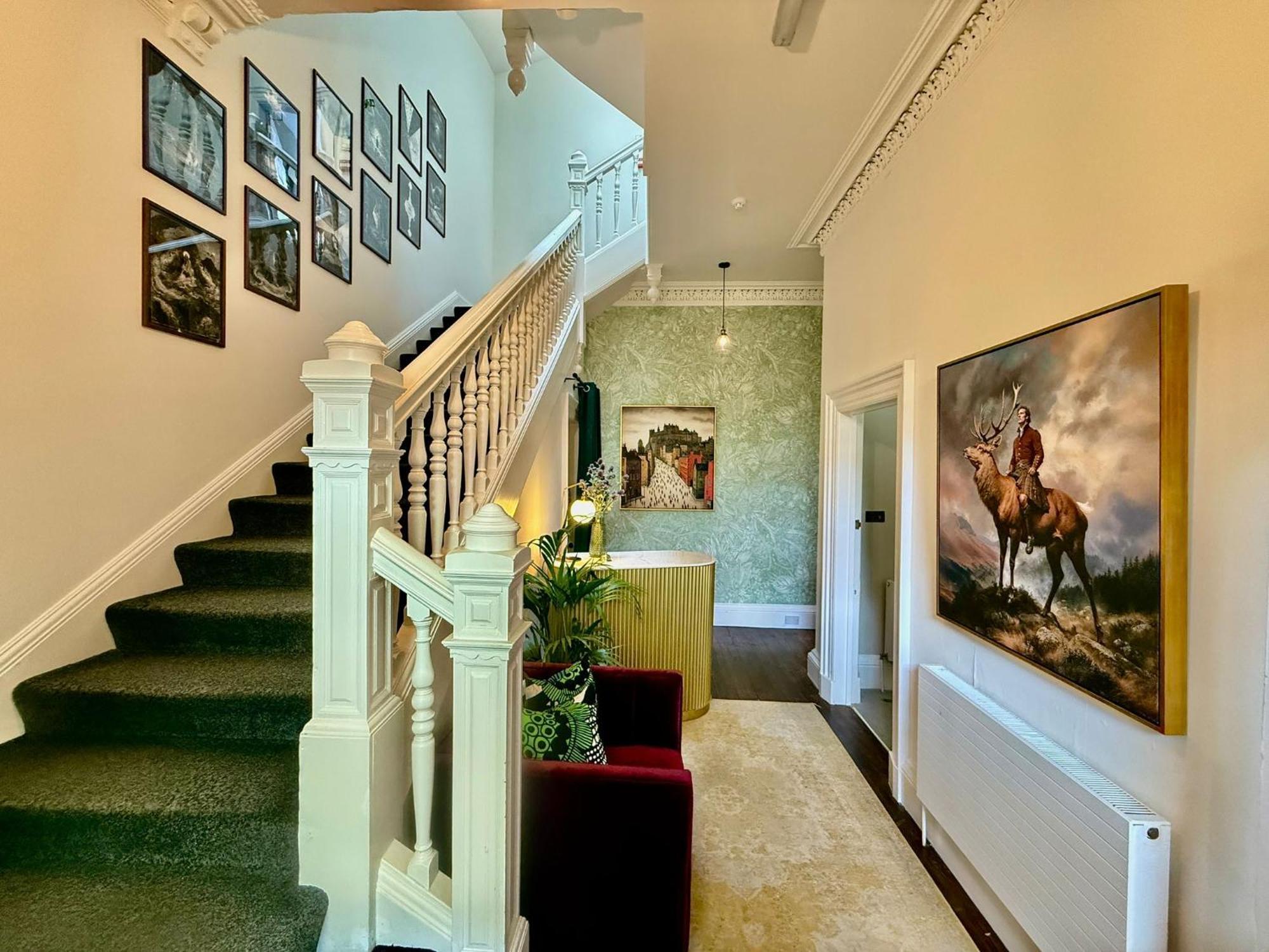 Scot Townhouse Guest house 4*