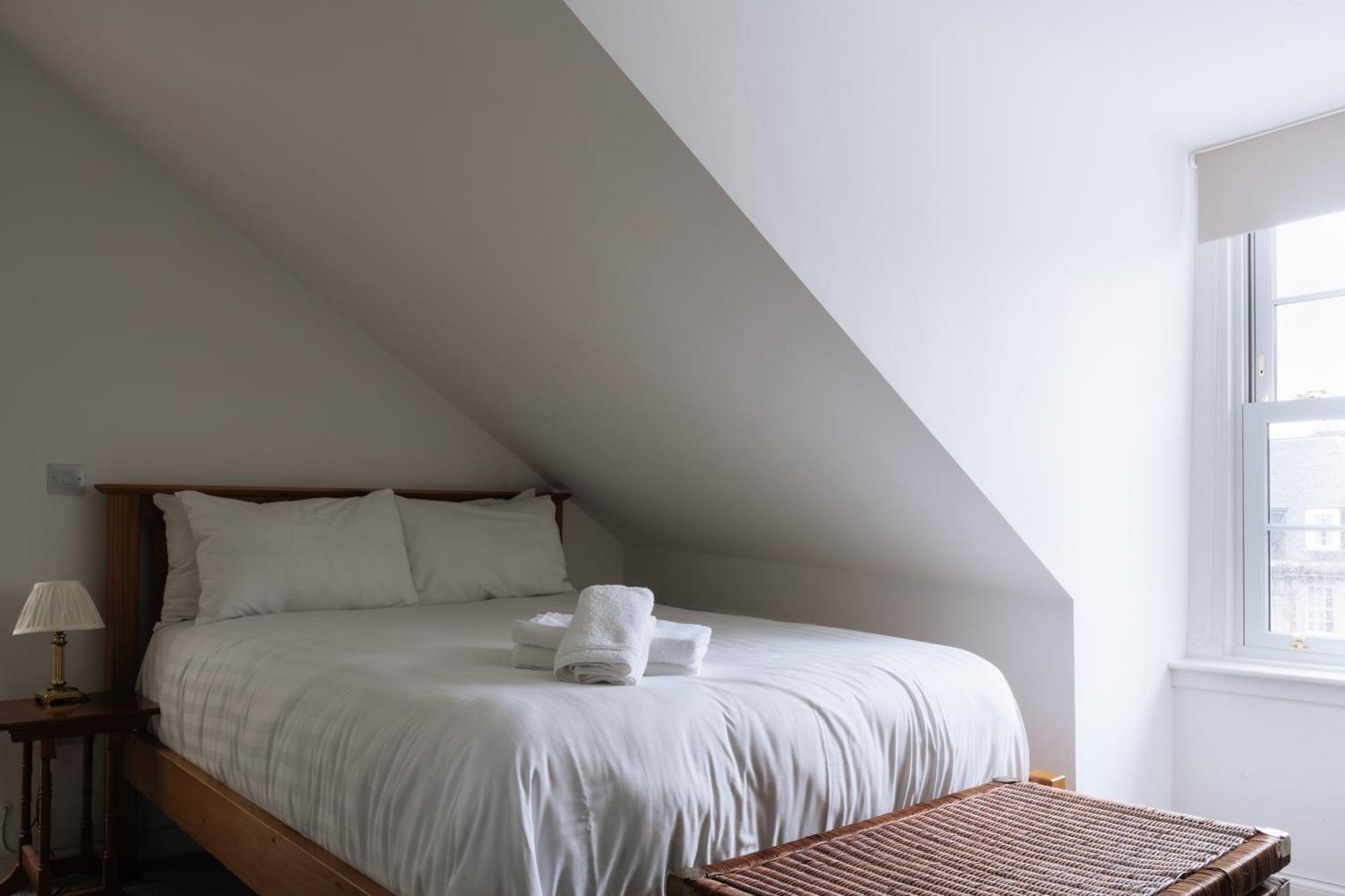 & Modern 2bd Flat -