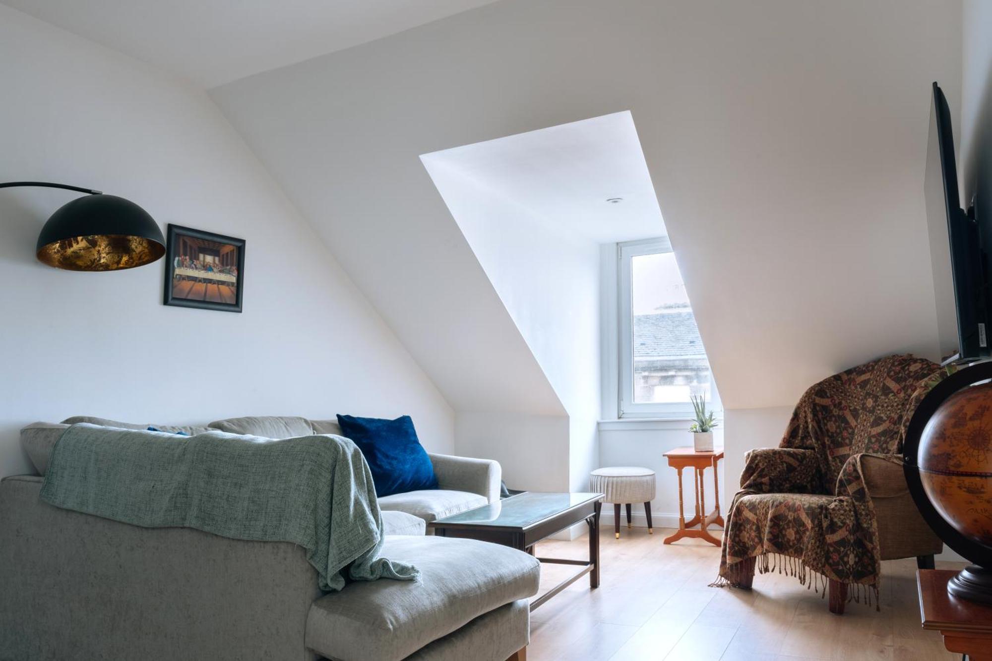 Apartment & Modern 2bd Flat - *