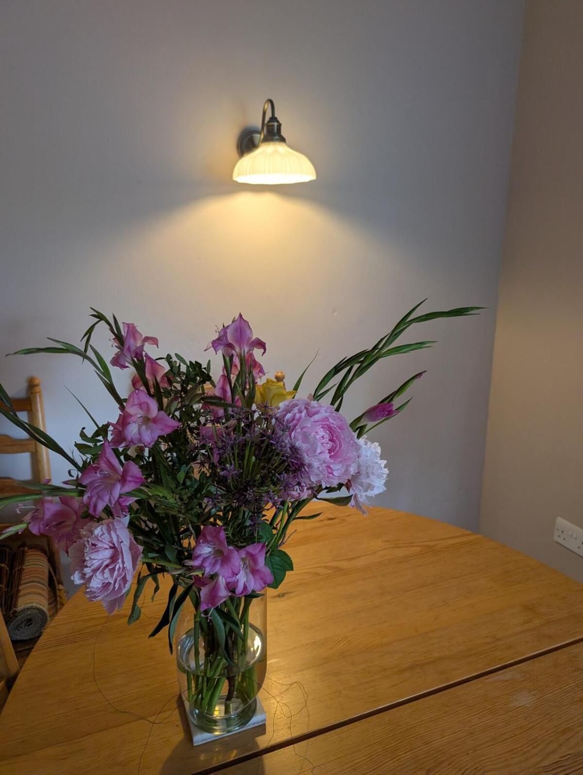 Edinburgh Seaside Apartment - Free Parking Edinburgh