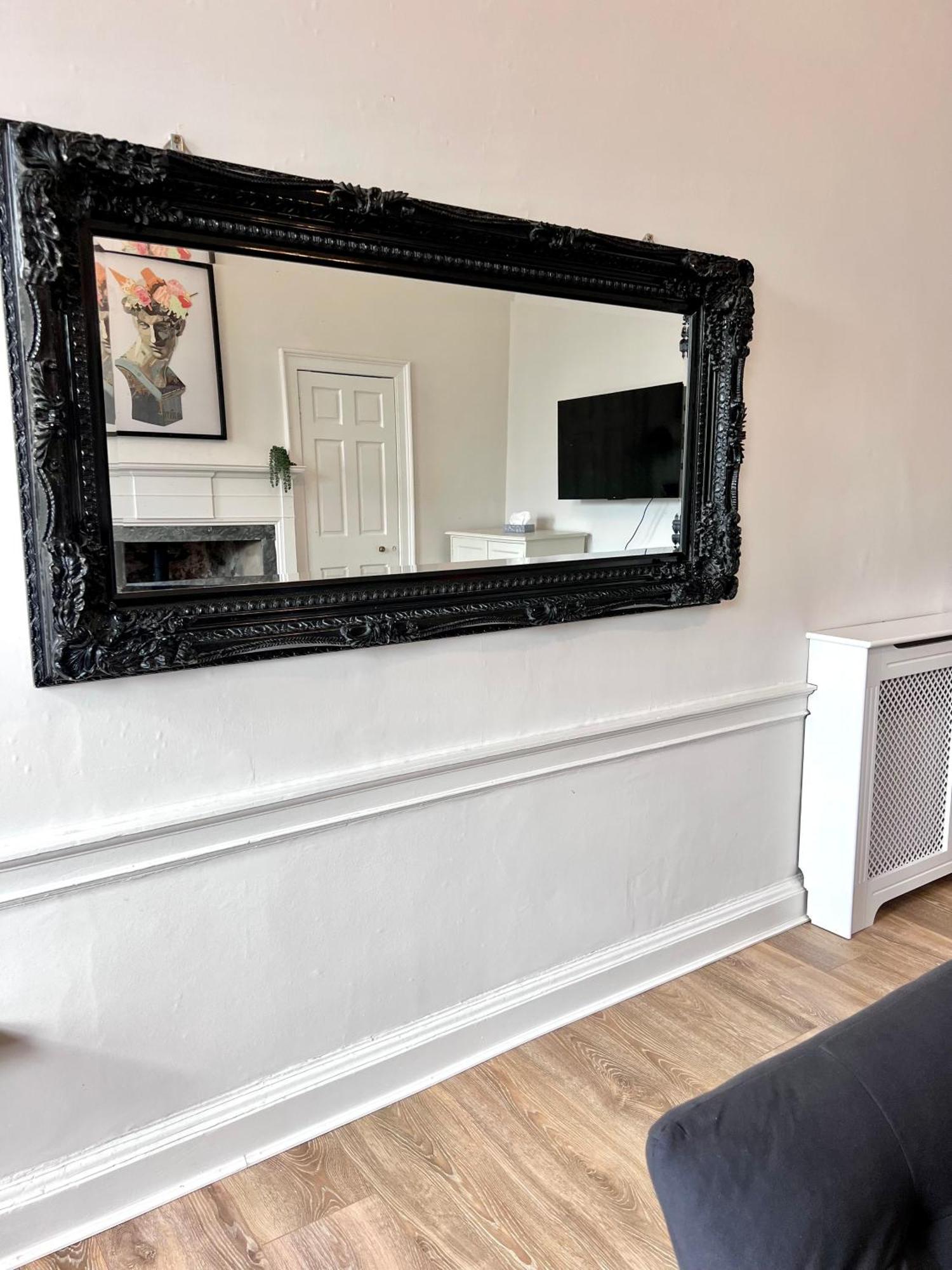 Apartment Heart Of The City- 3 Bedroom Oasis *