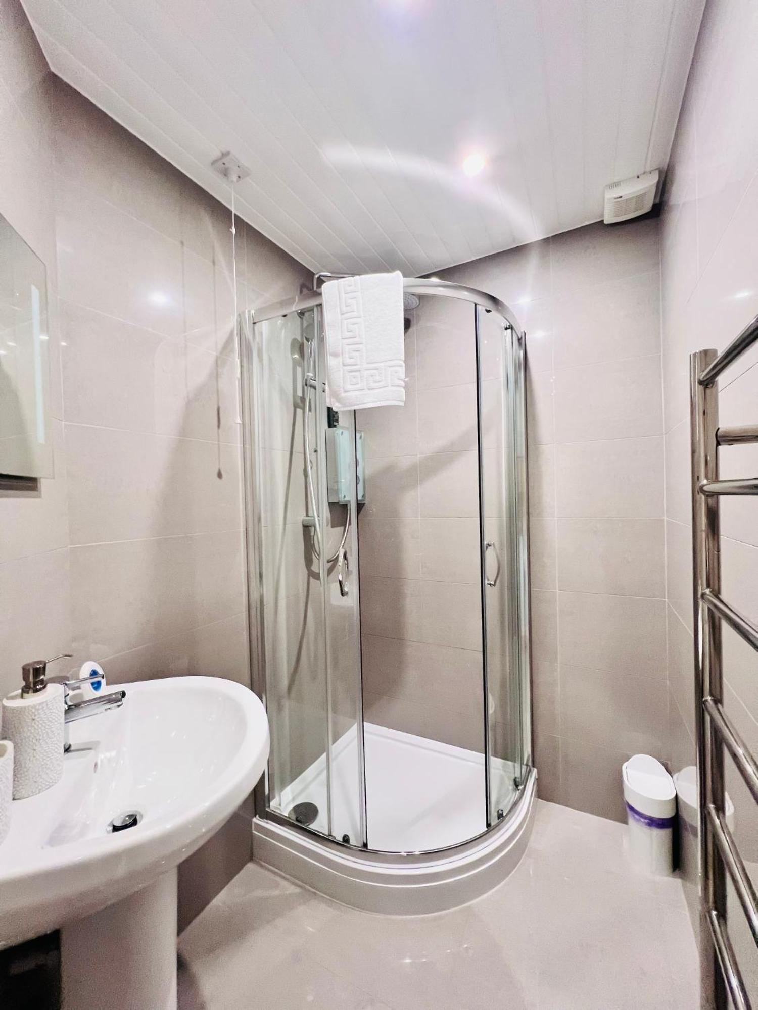 Apartment Heart Of The City- 3 Bedroom Oasis Edinburgh