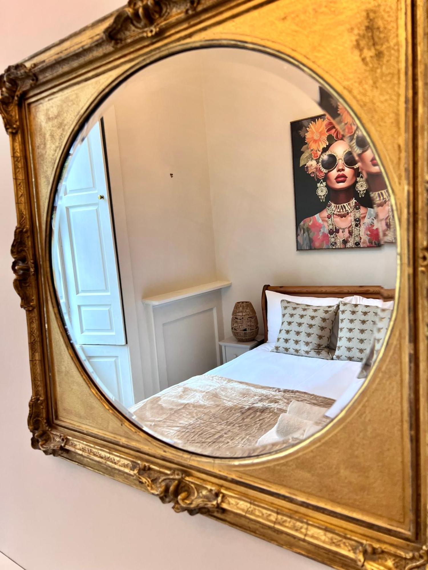 Heart Of The City- 3 Bedroom Oasis