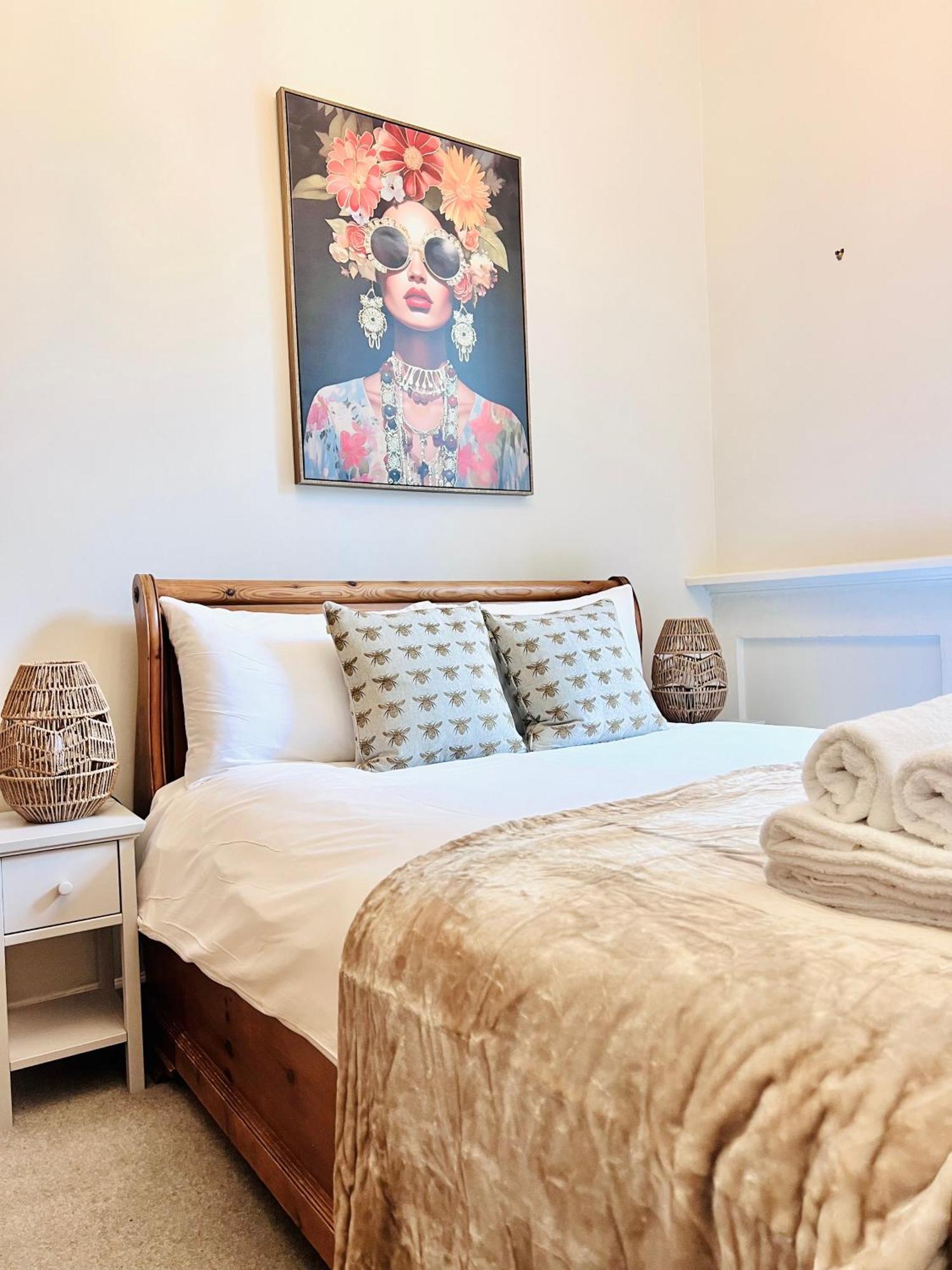 Apartment Heart Of The City- 3 Bedroom Oasis