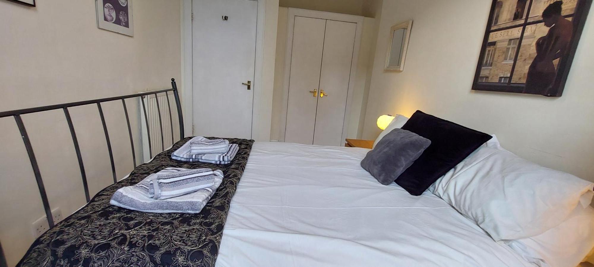 Lauriston Place - Spacious 2 Bedroom