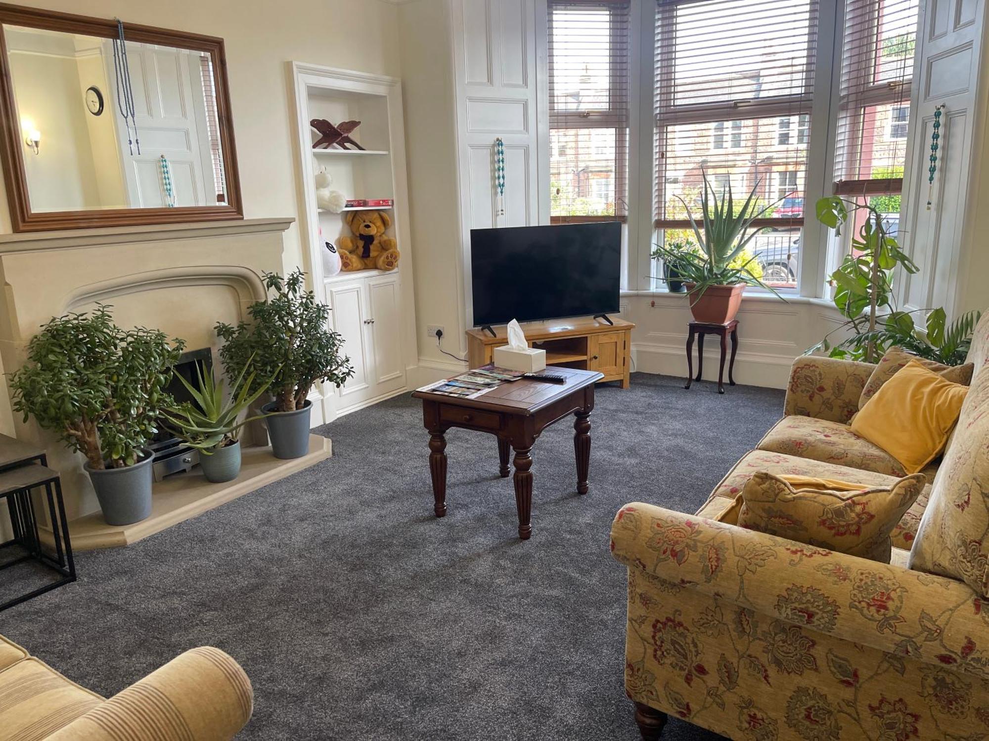 Entire Victorian House 2br - 4 Guests Apartment