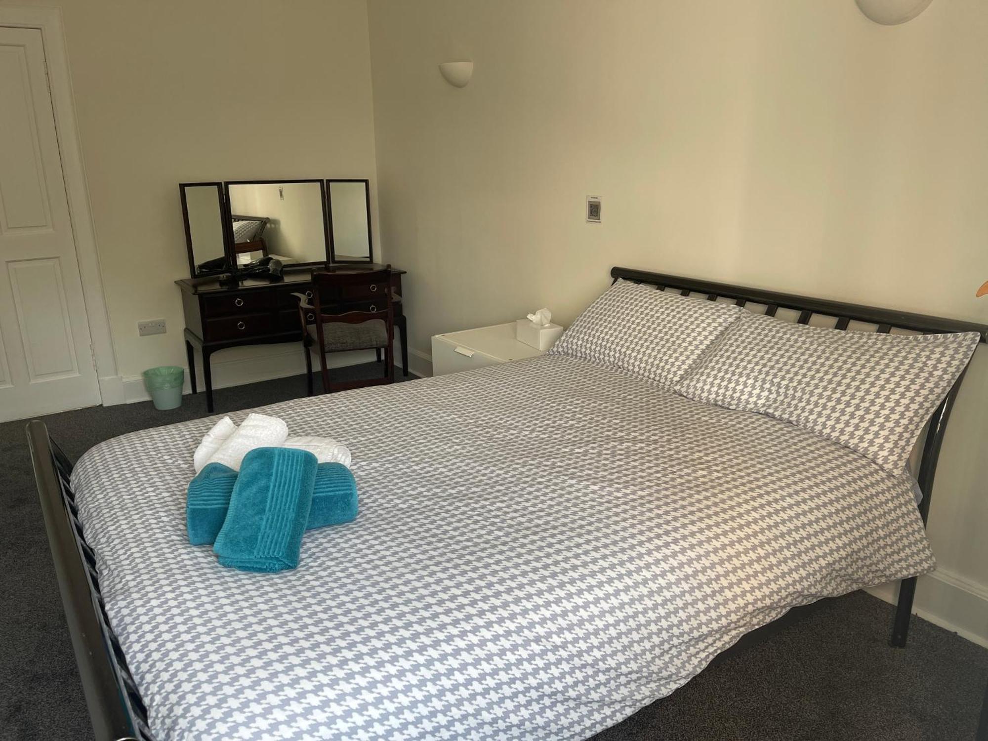 Entire Victorian House 2br - 4 Guests * Edinburgh