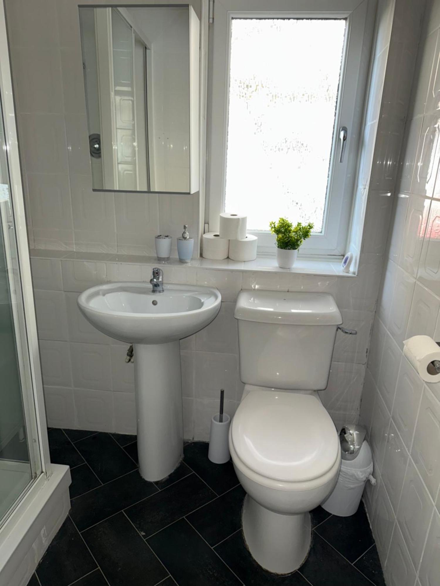 2 Bedroom On Ground Floor In *