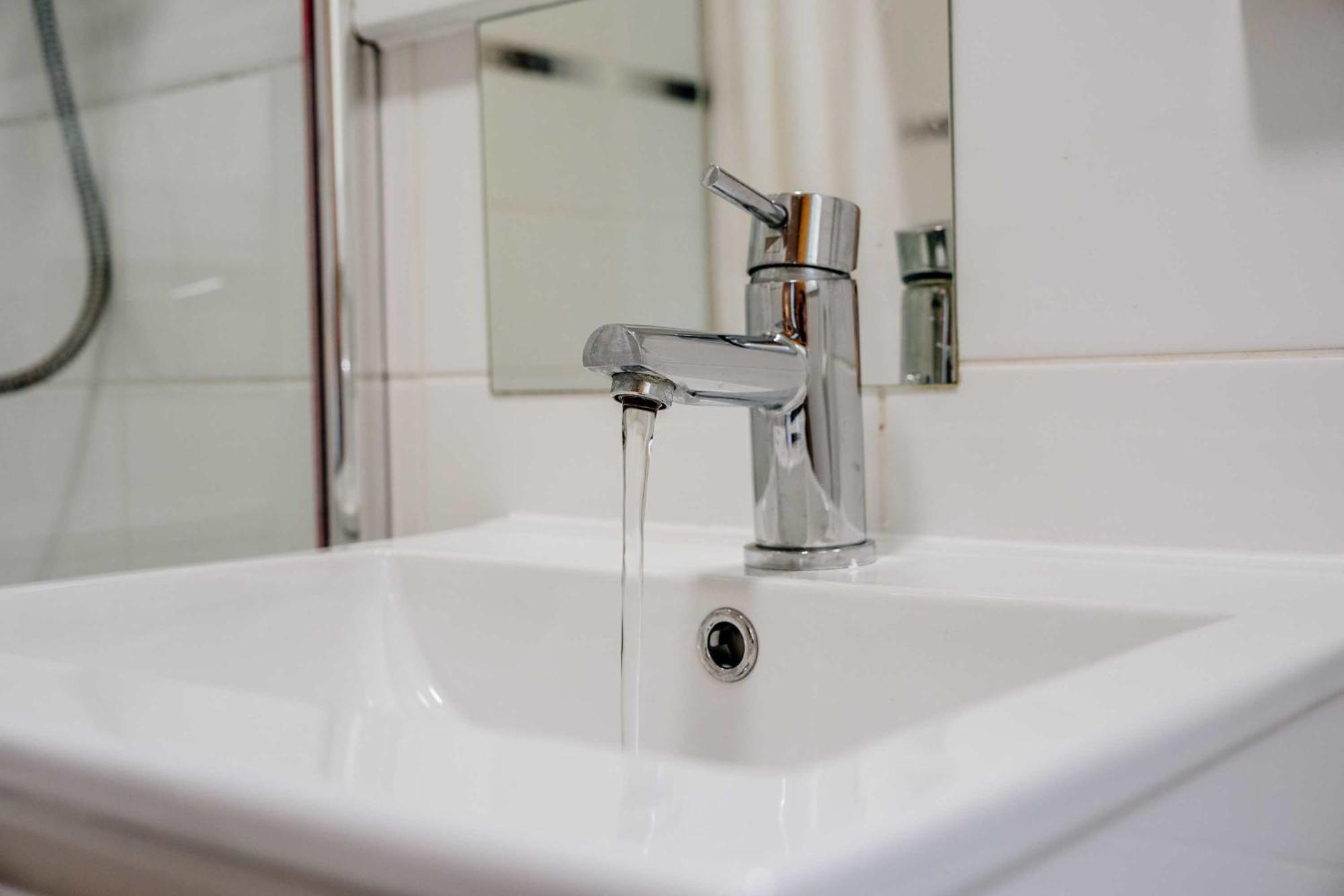 Charming 3-bed Free Parking West End Apartment
