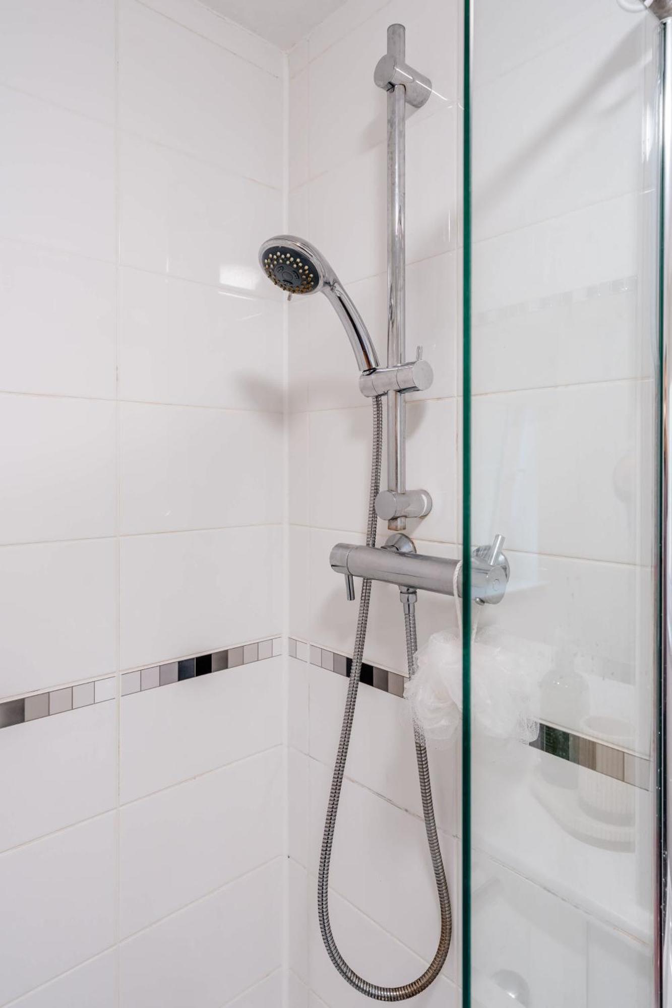 Apartment Charming 3-bed Free Parking West End