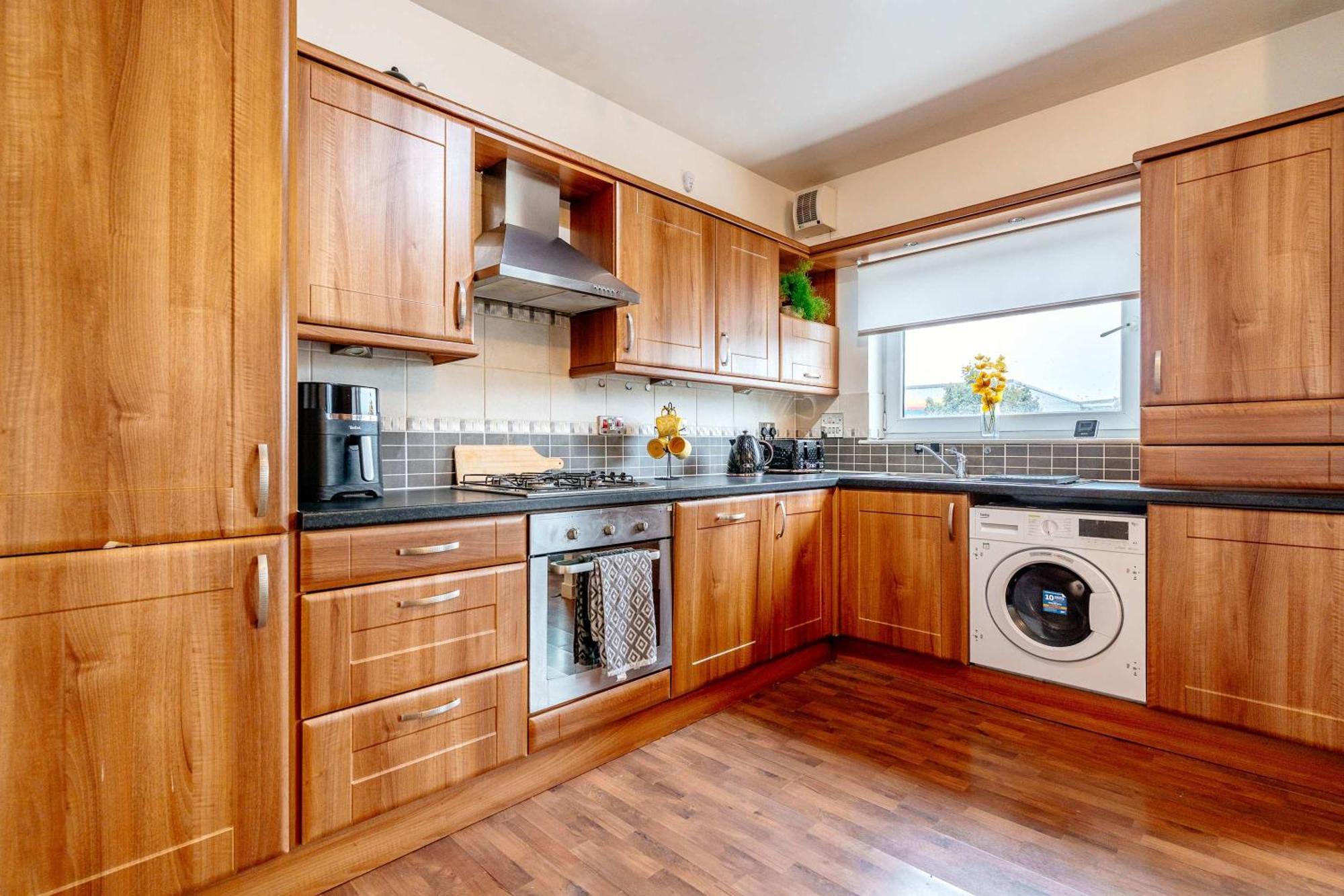 Charming 3-bed Free Parking West End *