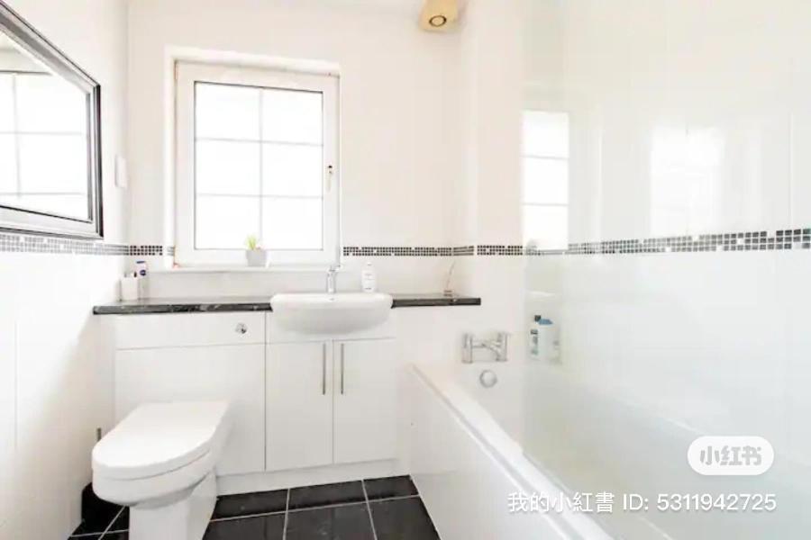 Double With Private Bathroom And Parking Edinburgh