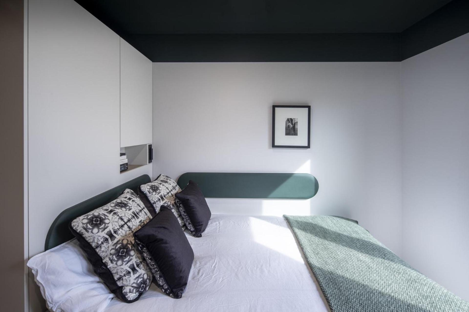 Modern With Kitchen & Ensuite In