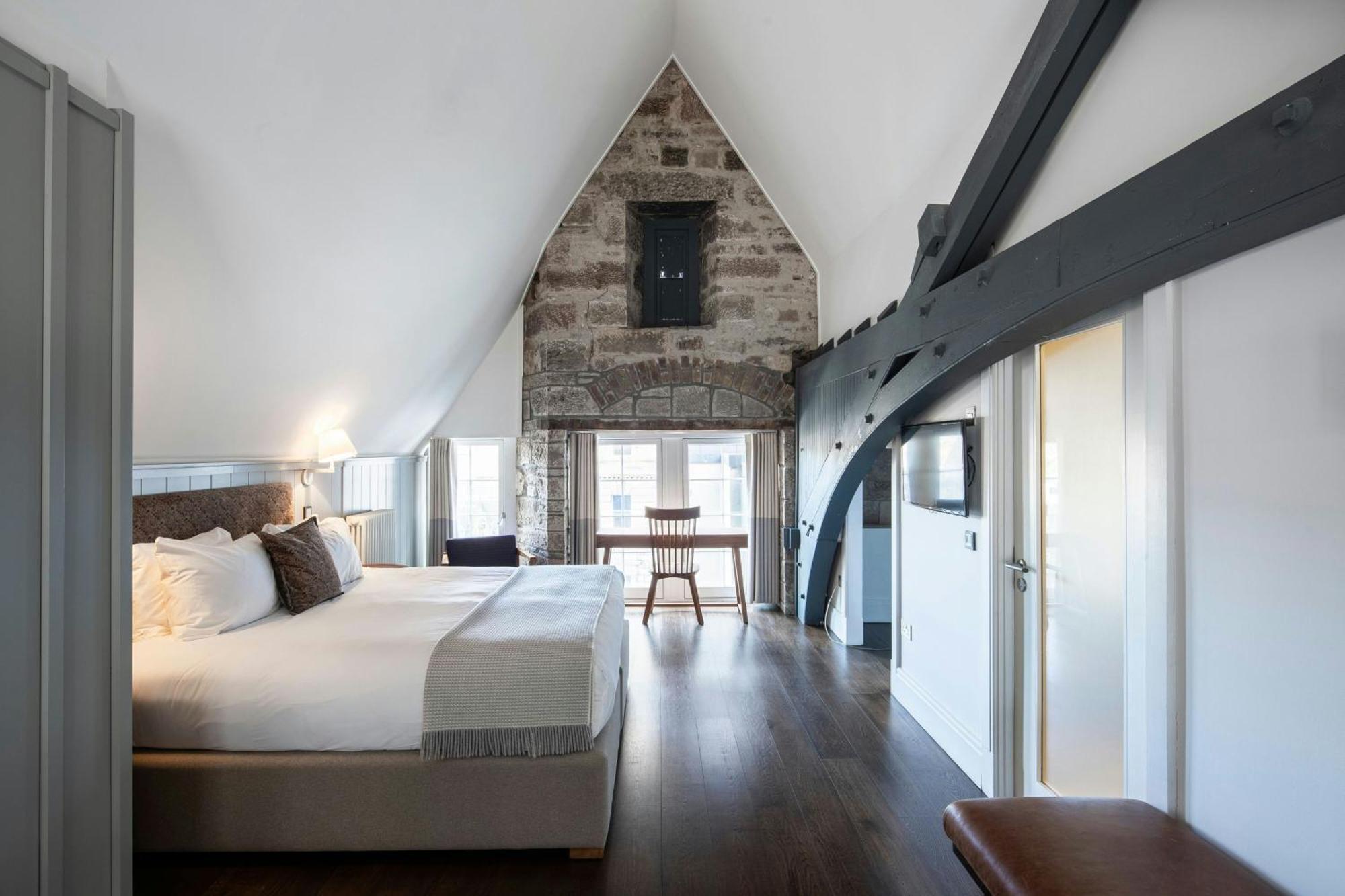 Old Town Chambers, Autograph Collection Aparthotel 5*