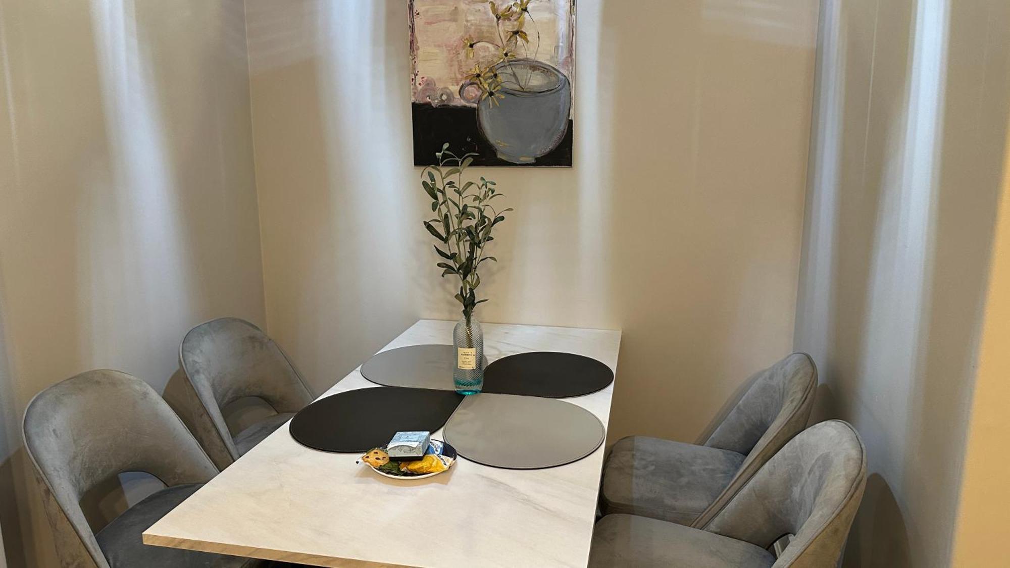 Stylish 3 Bed 2 Bath Ground Floor Main Door Flat In Marchmont Apartment