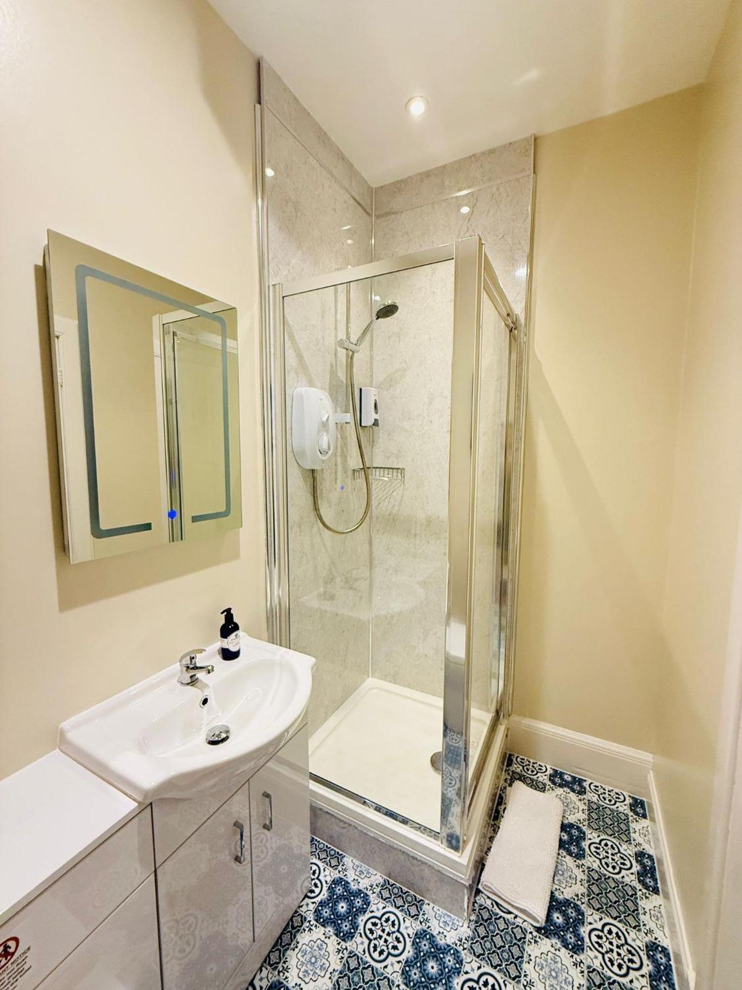 Scot Townhouse 4*