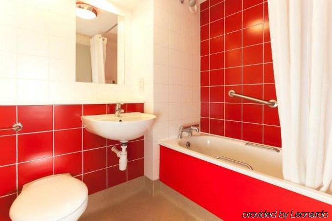 Travelodge Haymarket Hotel 3*