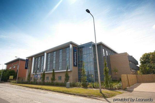 Travelodge Airport 2*
