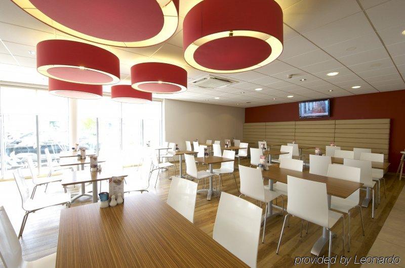 Travelodge Airport Hotel