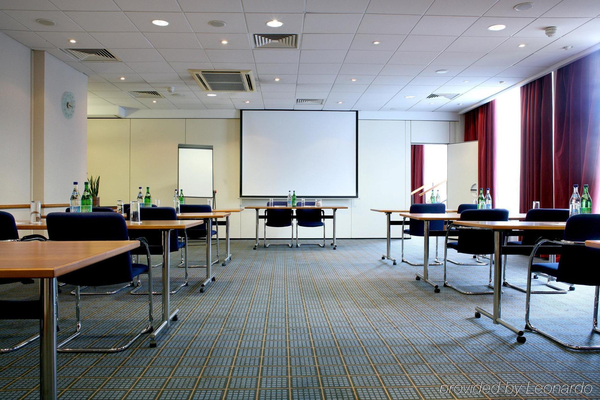 Express West By Ihg 3*