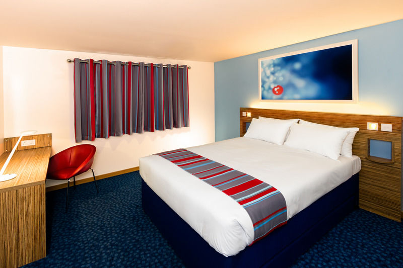 Hotel Travelodge Airport 2*