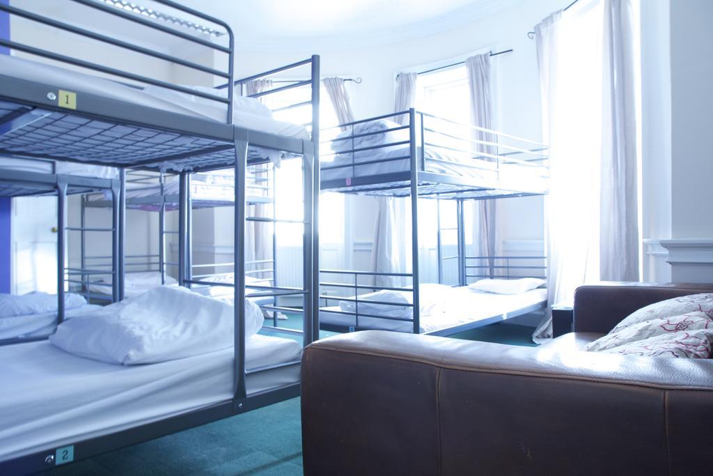 City Hostel *