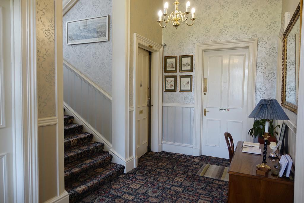 Ashgrove House