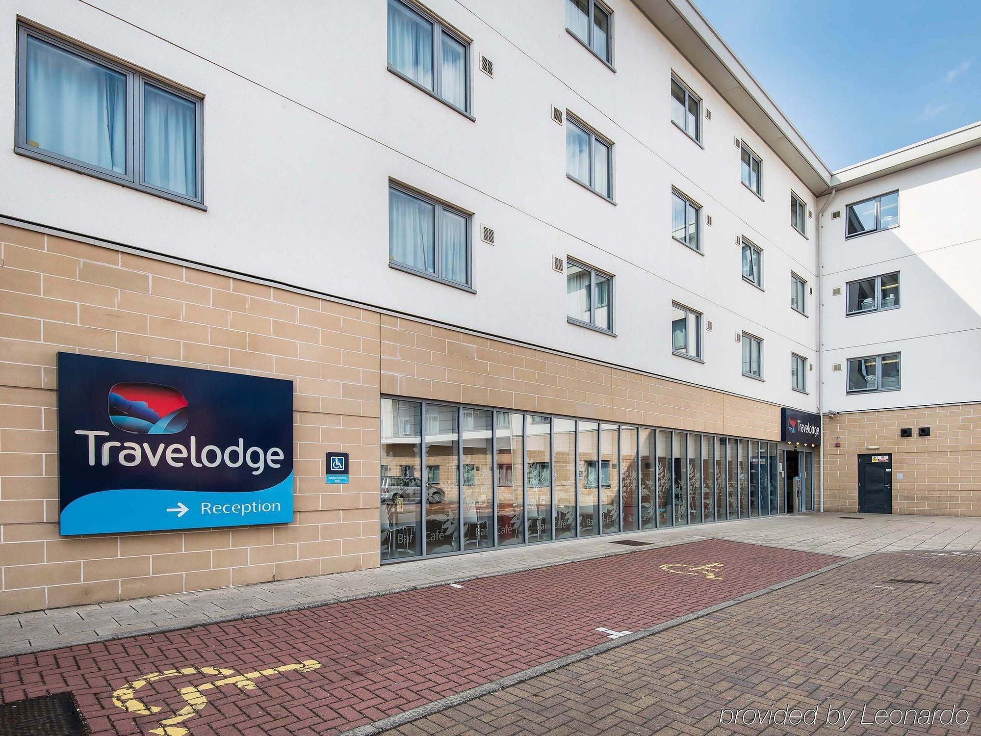 Hotel Travelodge Airport 2*