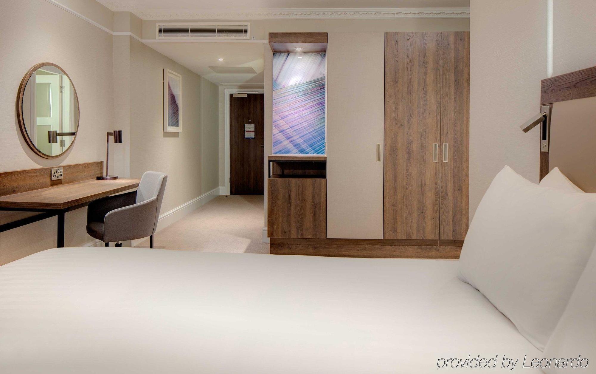 Hilton Carlton 4* Edinburgh