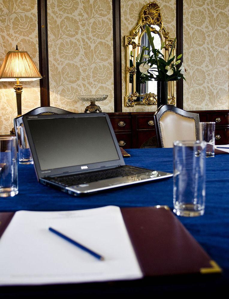 The Parliament House 3*