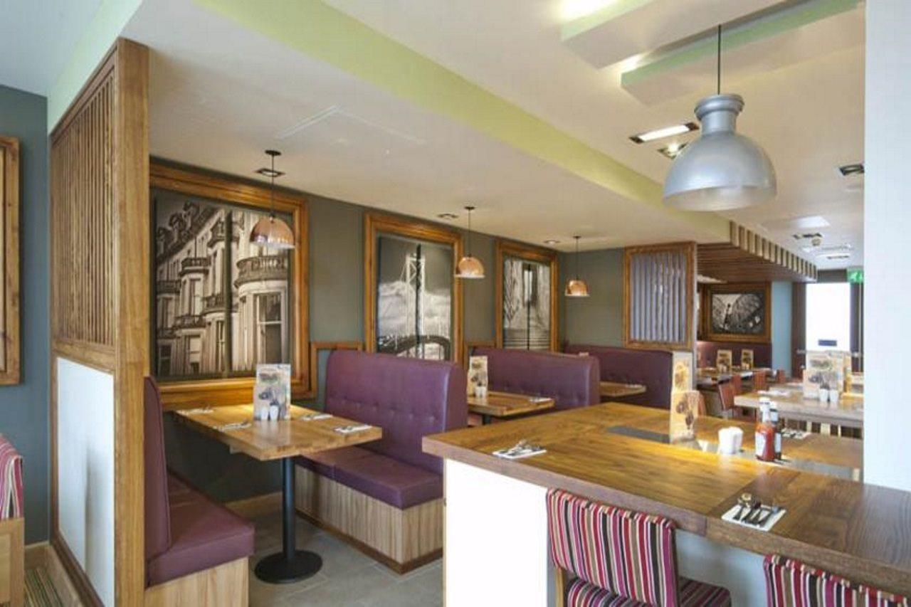 Premier Inn Edinburgh Princes Street