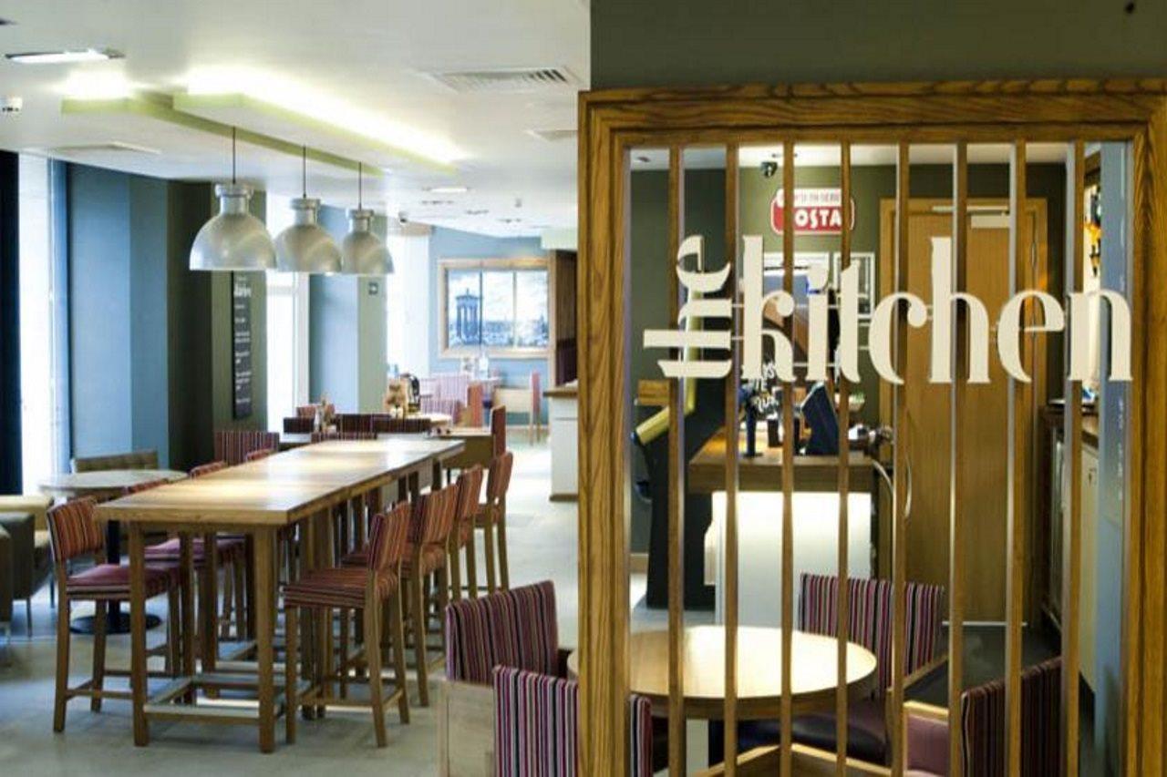 Hotel Premier Inn Edinburgh Princes Street 3*