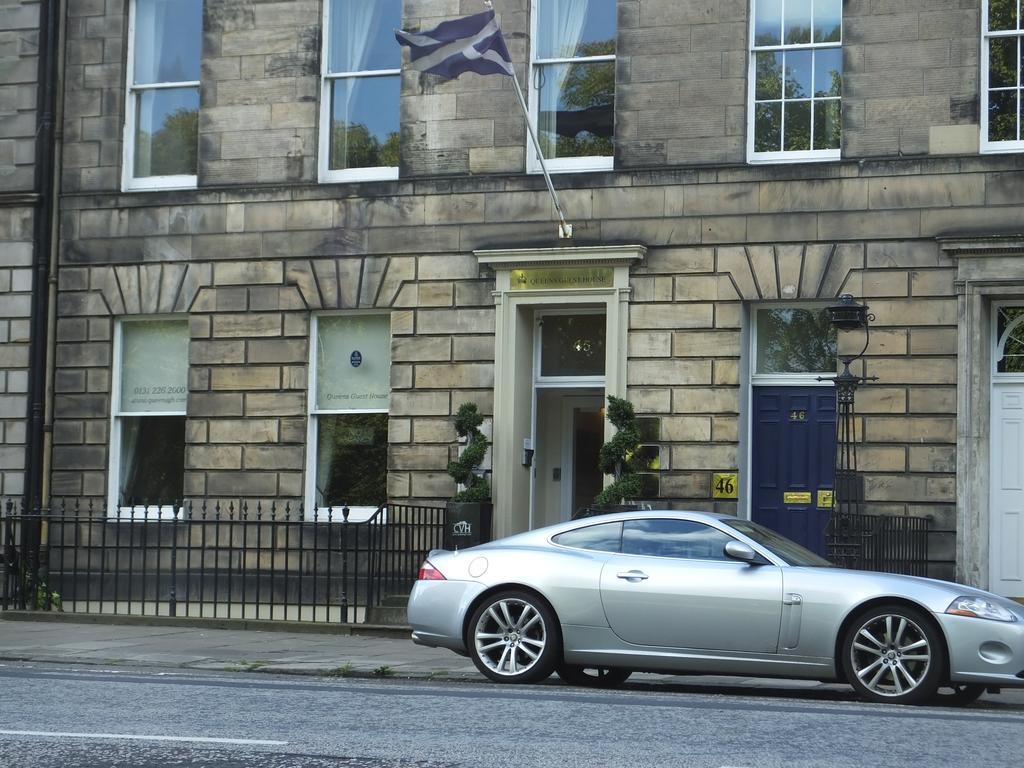 Queens Guest house 4*