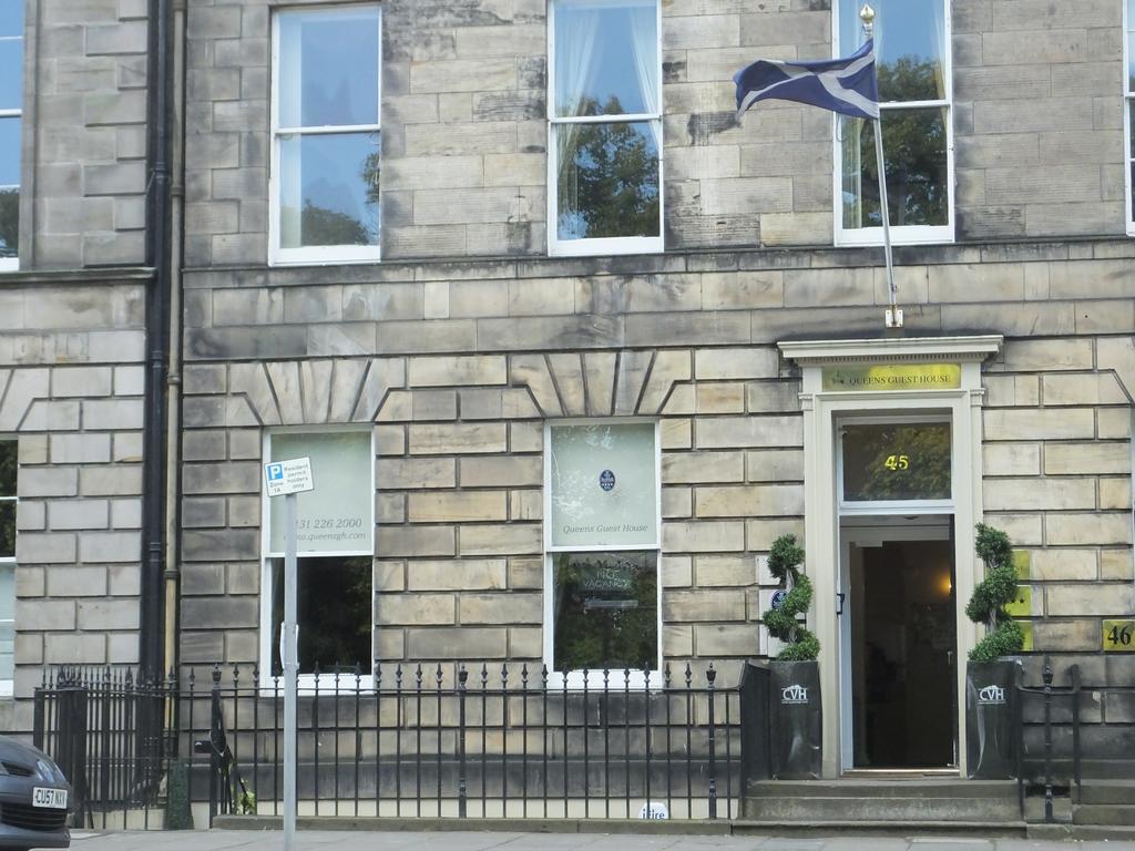 Guest house Queens