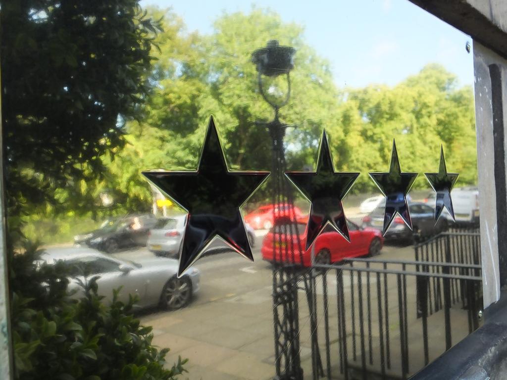 Queens Guest house 4*